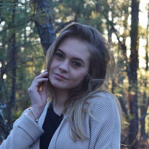 Meet your Posher, Alona